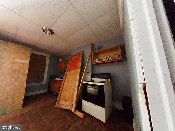3rd image of 1934 N Patton St