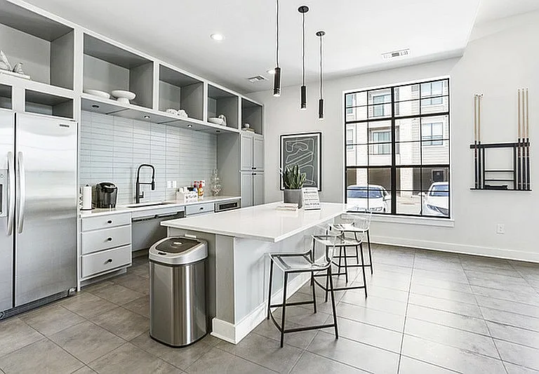 Residences at the Collection — Photo 17