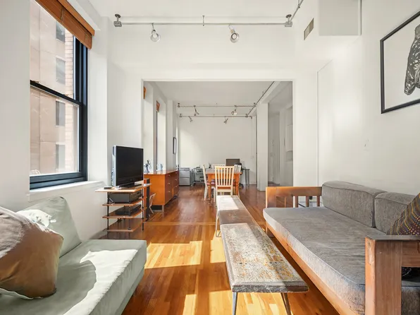 65 Nassau Street image 4 of 10