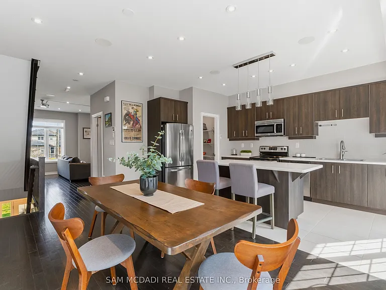 215 Dundas St E #9 — Photo 10