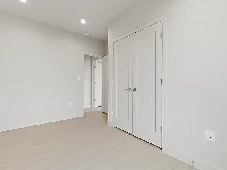 The Robinson Apartments — Photo 3