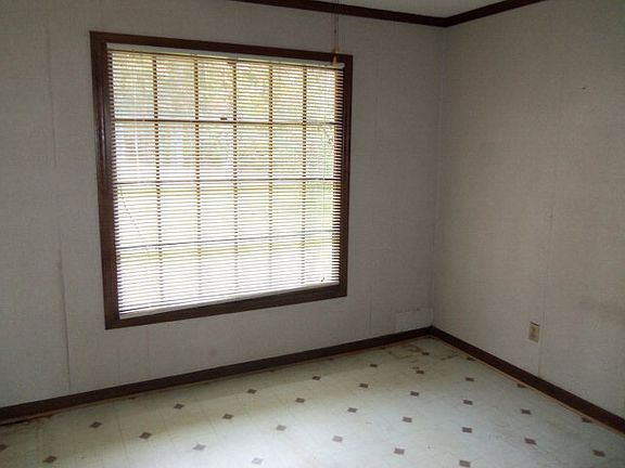 4th image of 147 Pine Forest Dr