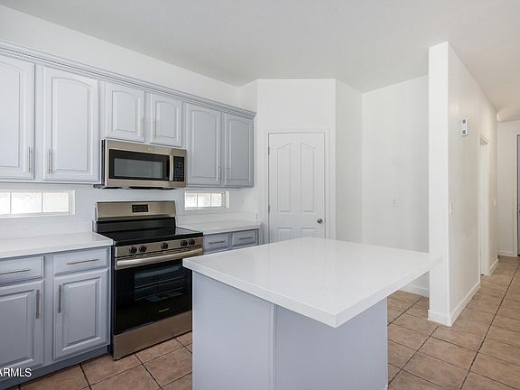 3rd image of 1110 E BOWKER Street