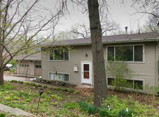 402 Kimball Rd, Iowa City, IA 52245