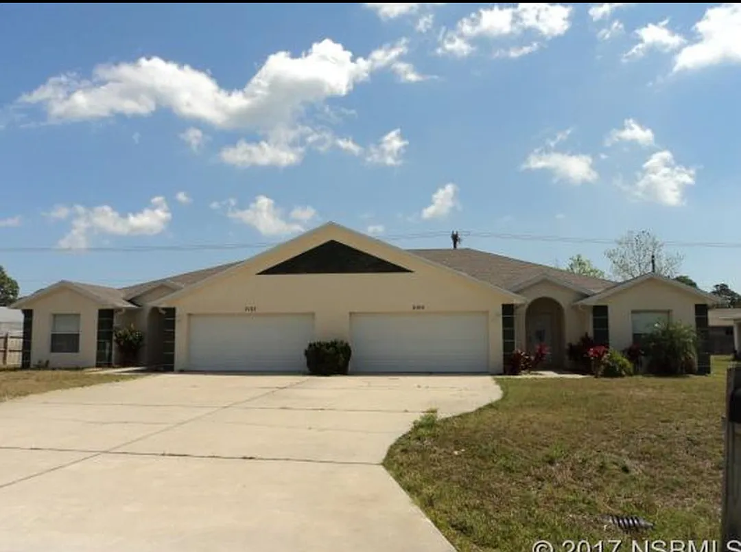Building Photo - 2105 India Palm Dr