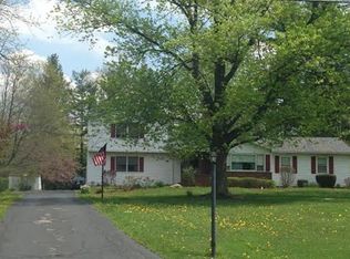 44 E Bel Meadow Ln, Chagrin Falls, OH 44022