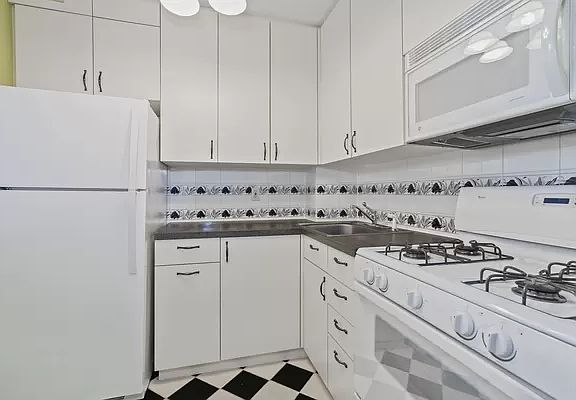 5th image of 61-15 97th St APT 12