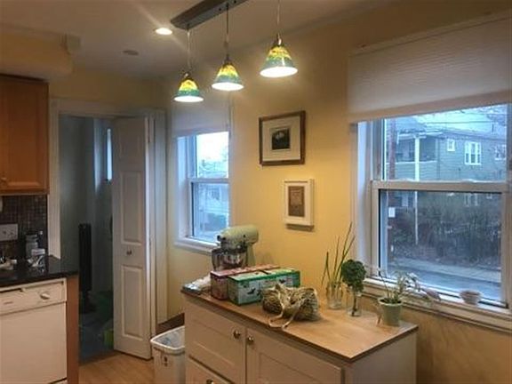 5th image of 36 Hamilton St Floor 2