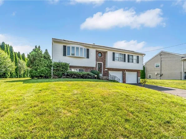 43 Oakcrest Circle, Waterbury, CT 06708