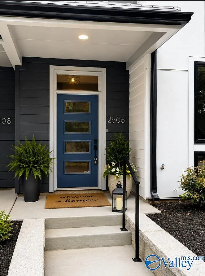 3 bed, 3.0 bath, 1579 sqft, $1,895 — Photo 2