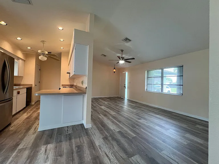 18090 Avonsdale Cir — Photo 8
