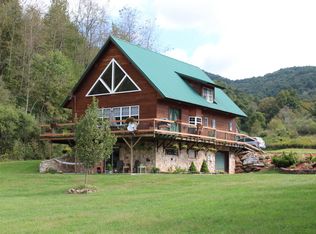 2 Fassifern Flds, Slatyfork, WV 26291