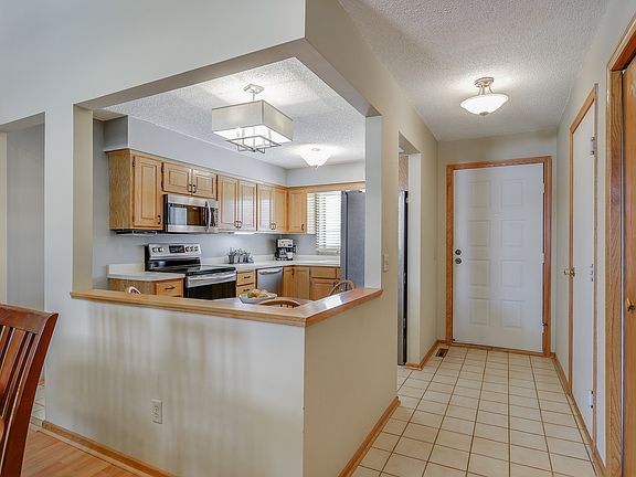 4th image of 637 Sullivan Dr NE