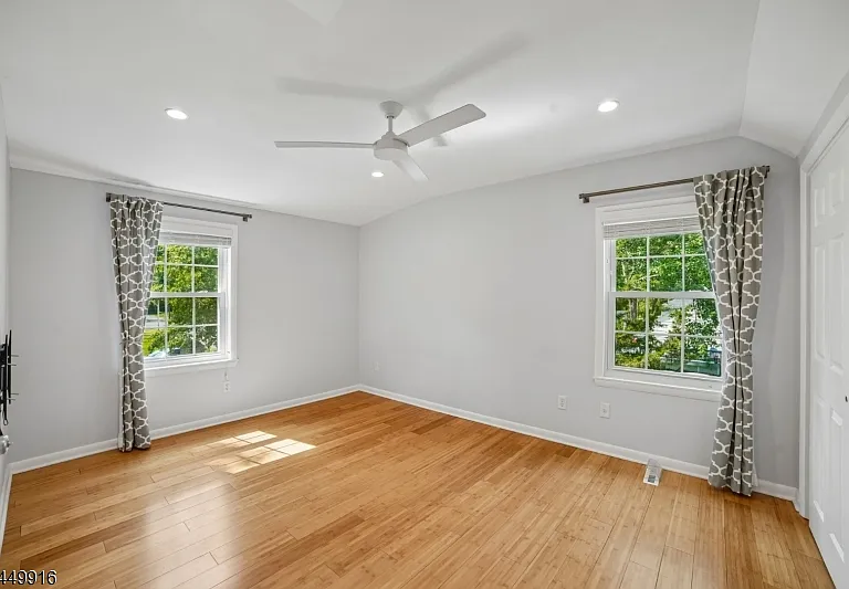 18 Columbia Ave — Photo 15
