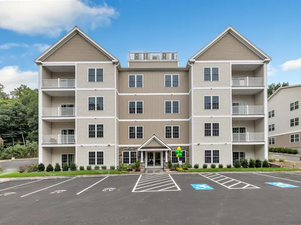 Vista Apartments, 1039 Howe Ave #200, Shelton, CT 06484