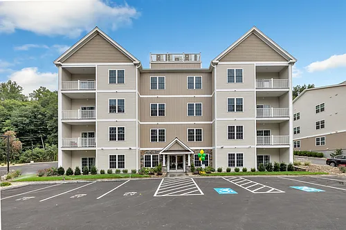 Vista Apartments Photo 1