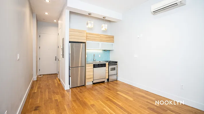Rented by Nooklyn NYC LLC | media 32