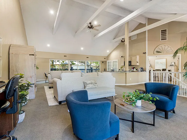 Deerfield Estates - First Months Rent FREE *Select Units Only* — Photo 7