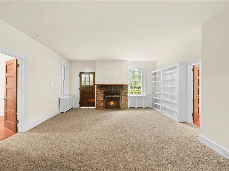 317 Waterloo Ave — Photo 2
