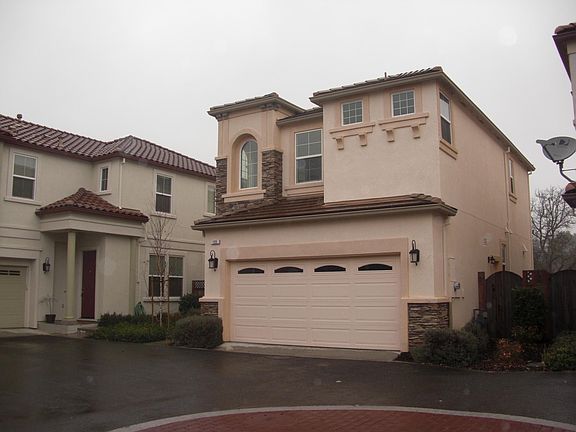 3rd image of 125 Barbera Ct