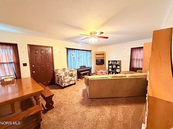 4th image of 1494 Westgate Dr