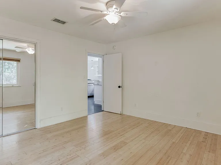 4227 Sandy Bluff Dr E — Photo 10