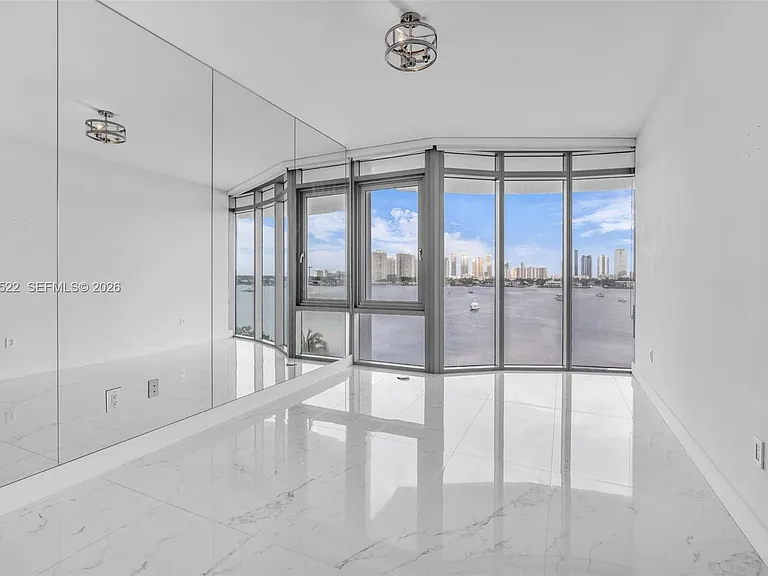 17111 Biscayne Blvd #411 — Photo 29
