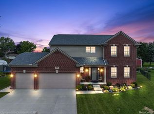 29681 Lockwood Ct, Chesterfield, MI 48051