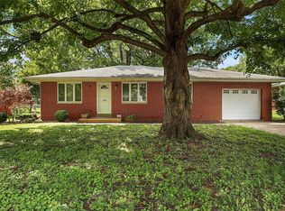 530 Country Squire St, Bethalto, IL 62010