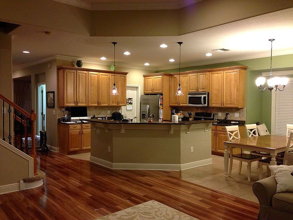 Kitchen and breakfast nook