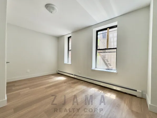 152 Parkside Avenue image 3 of 11