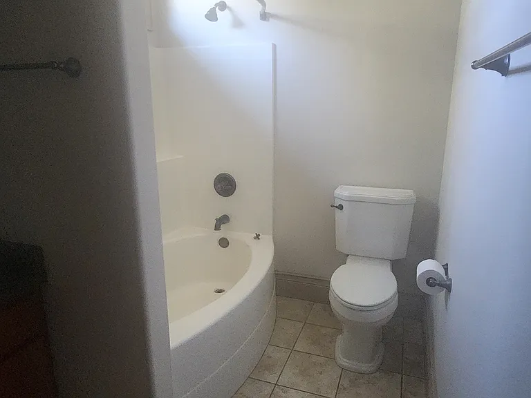 327 E Birch St — Photo 5