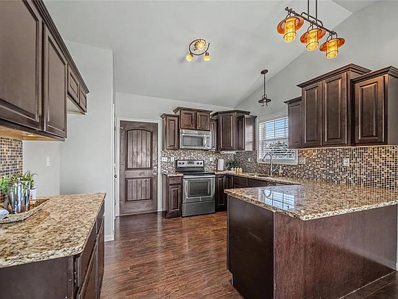 3rd image of 31 Keystone Dr