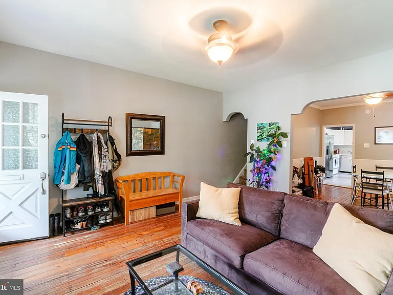 456 Lyceum Ave — Photo 2