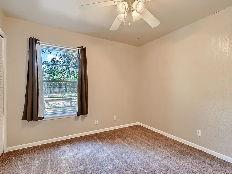 3210 Nantucket Dr — Photo 9