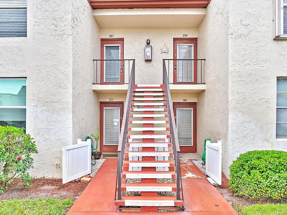 1st image of 12 Willowbrook Ln APT 203