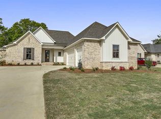 105 Coventry Ln, Canton, MS 39046