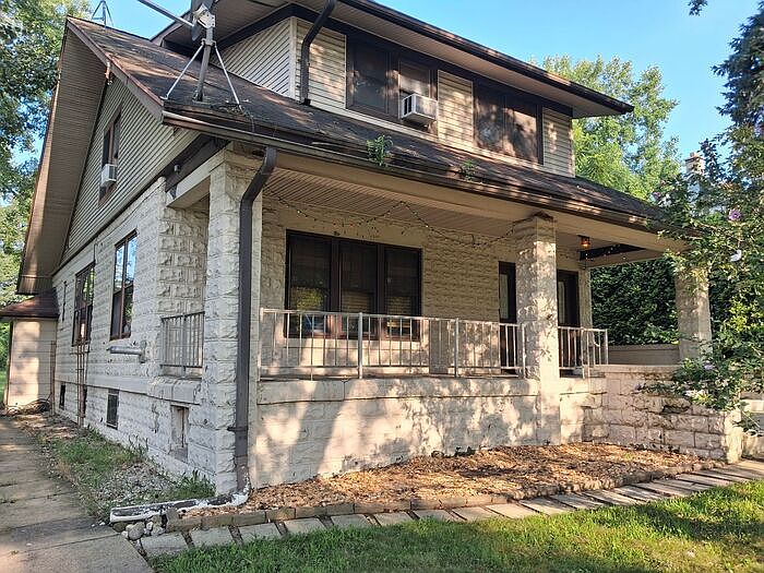 1st image of 305 S Cleveland Ave