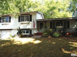 4011 Keeneland Ct, Bettendorf, IA