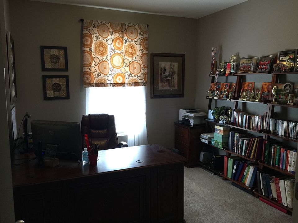 2nd image of 15448 Old Pond Cir