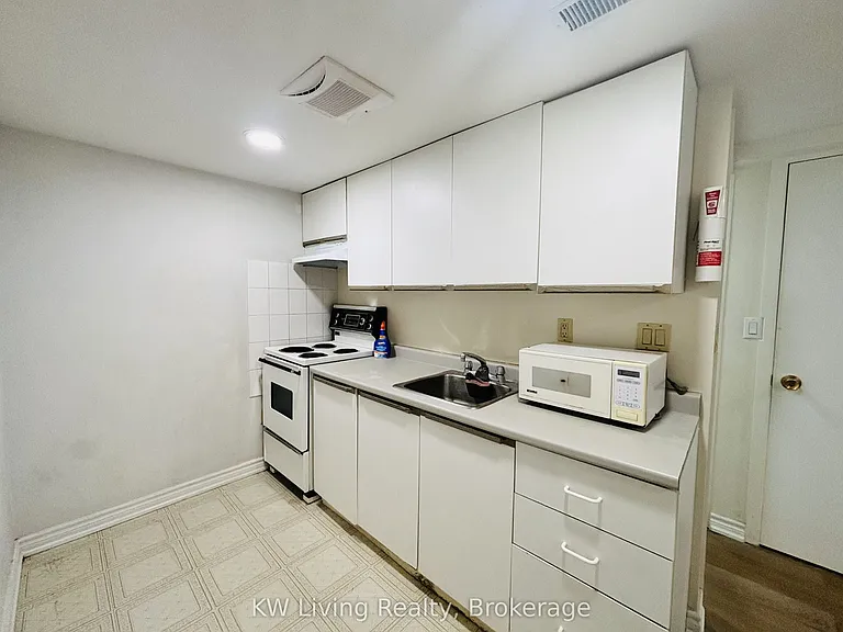 28 Pergola Rd #BASEMENT — Photo 7
