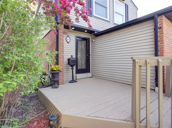 336 Queen St S #14, Mississauga, ON L5M 1M2