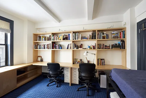 Sold by Warburg | media 22