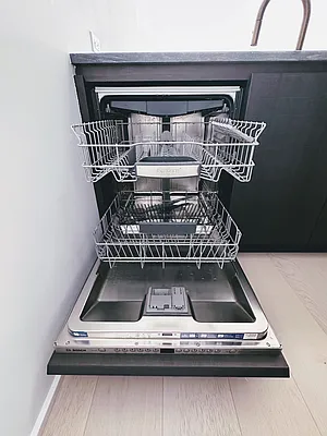 Rented by Valeo Realty Group LLC | media 27