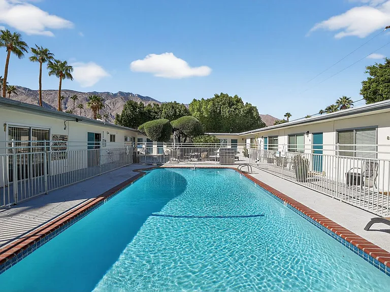 588 E. Mel Avenue - Hermosa Palms — Photo 25