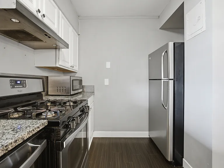 304 Forbes St #K — Photo 10