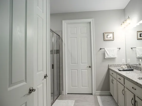 3290 Baravaldo Cir, Cape Coral, FL 33909