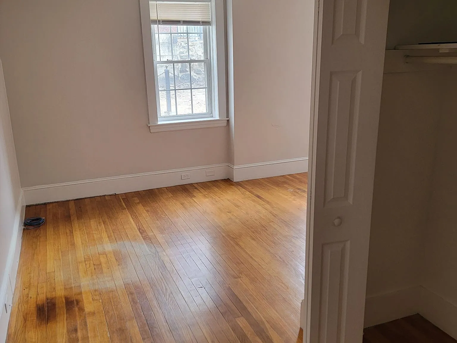 2 bed, 1000 sqft, $1,725 — Photo 2