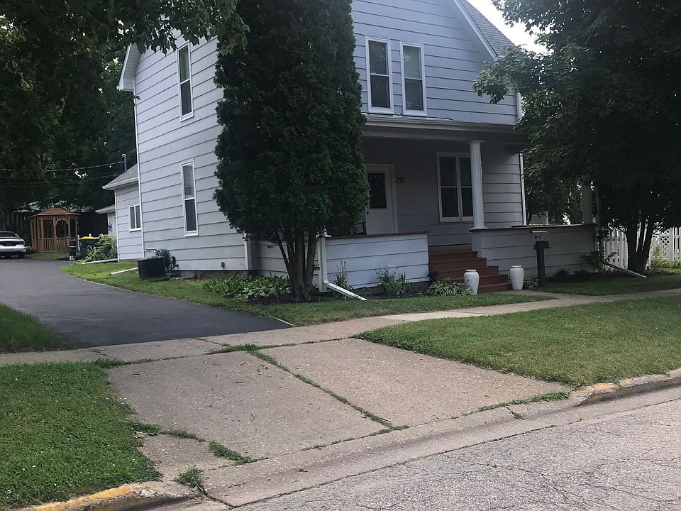 1st image of 137 N Park St