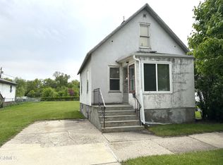 641 2nd St SW, Jamestown, ND 58401